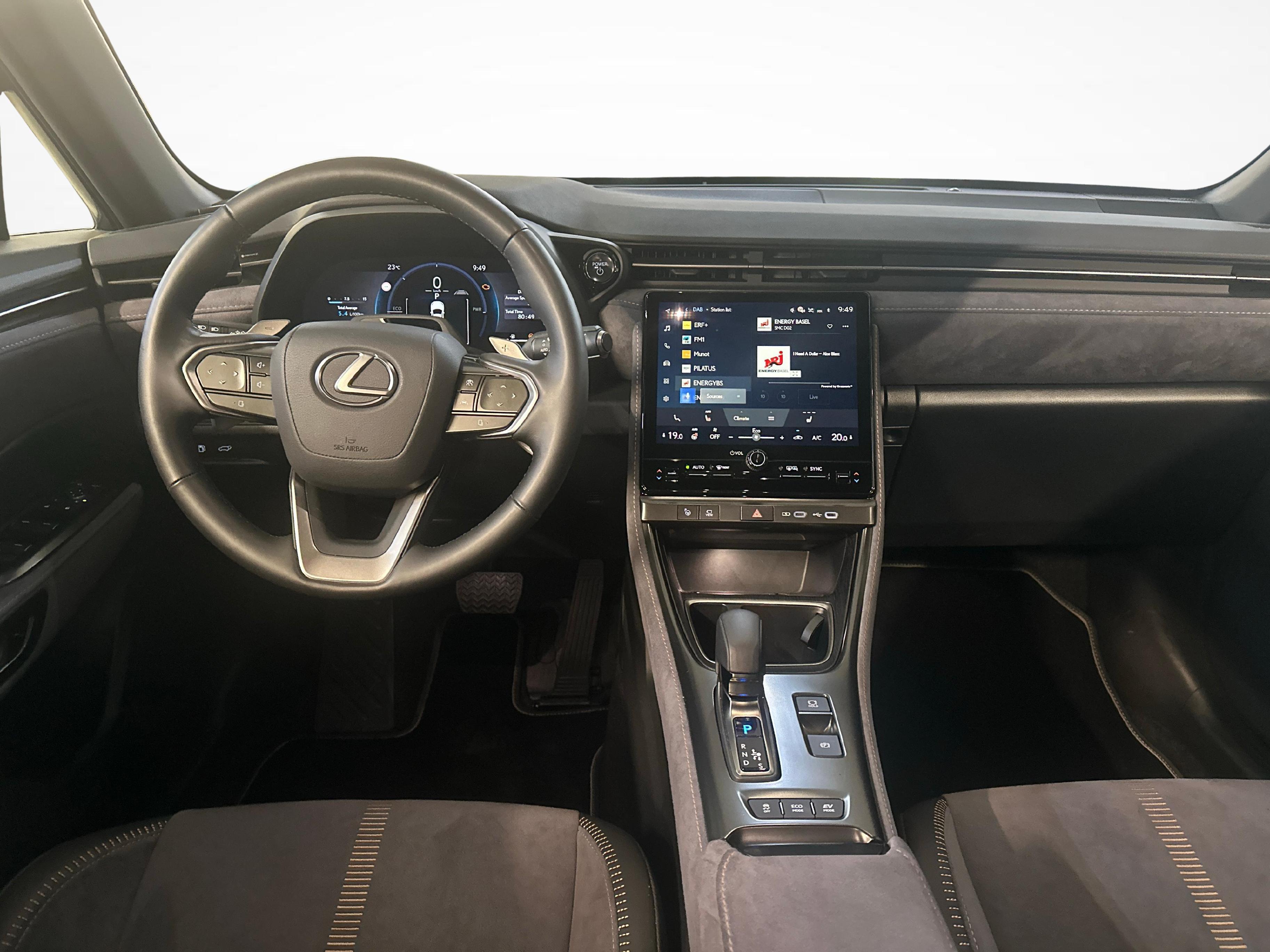 LEXUS LBX 1.5 Hybrid Cool AWD_9