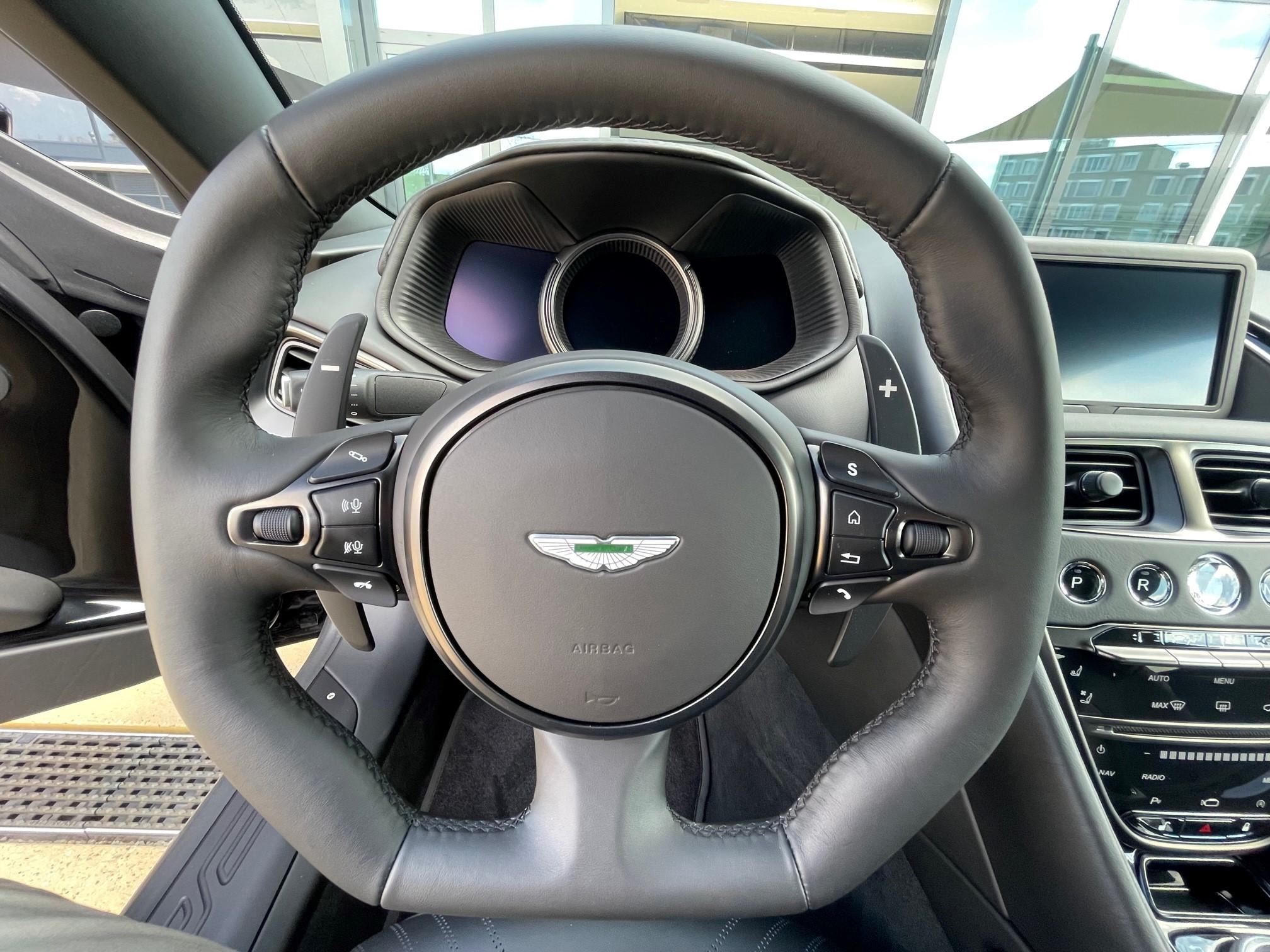 Aston Martin DB11 Coupé 5.2 V12 Bi-Turbo AMR_9
