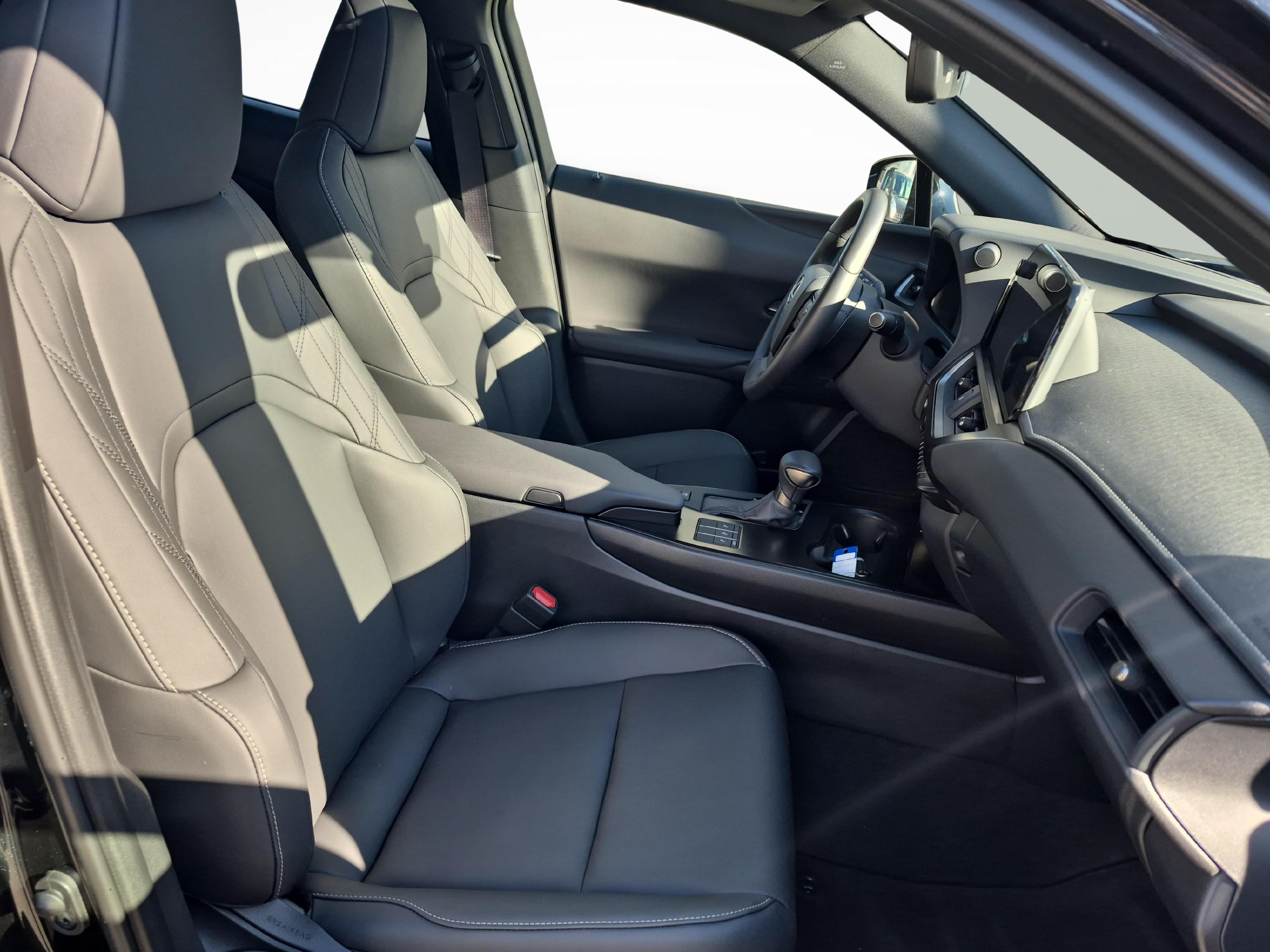 LEXUS UX 250h F-Line / Jetzt mit attraktivem 1.99% Leasing_10