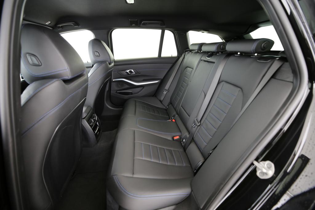 BMW 330e xDrive SAG Touring_14
