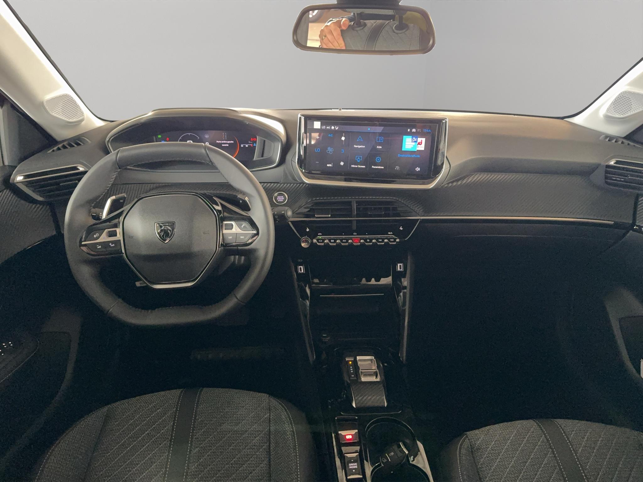 Peugeot 208 1.2 Hybrid Allure_9