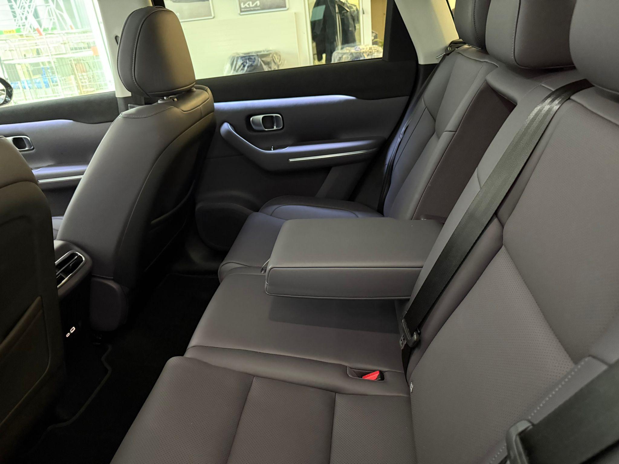 LEAPMOTOR C10 1.5 Hybrid EV  / LEAPMOTOR POP-UP STORE Kriens_11
