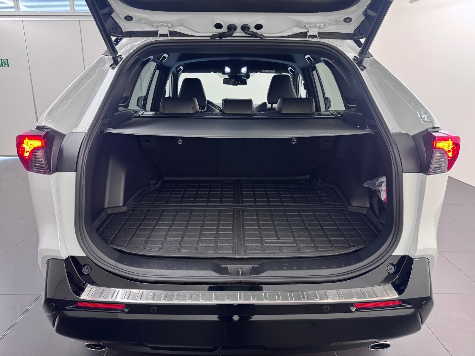Suzuki Across 2.5 PHEV Compact Top 4x4_14