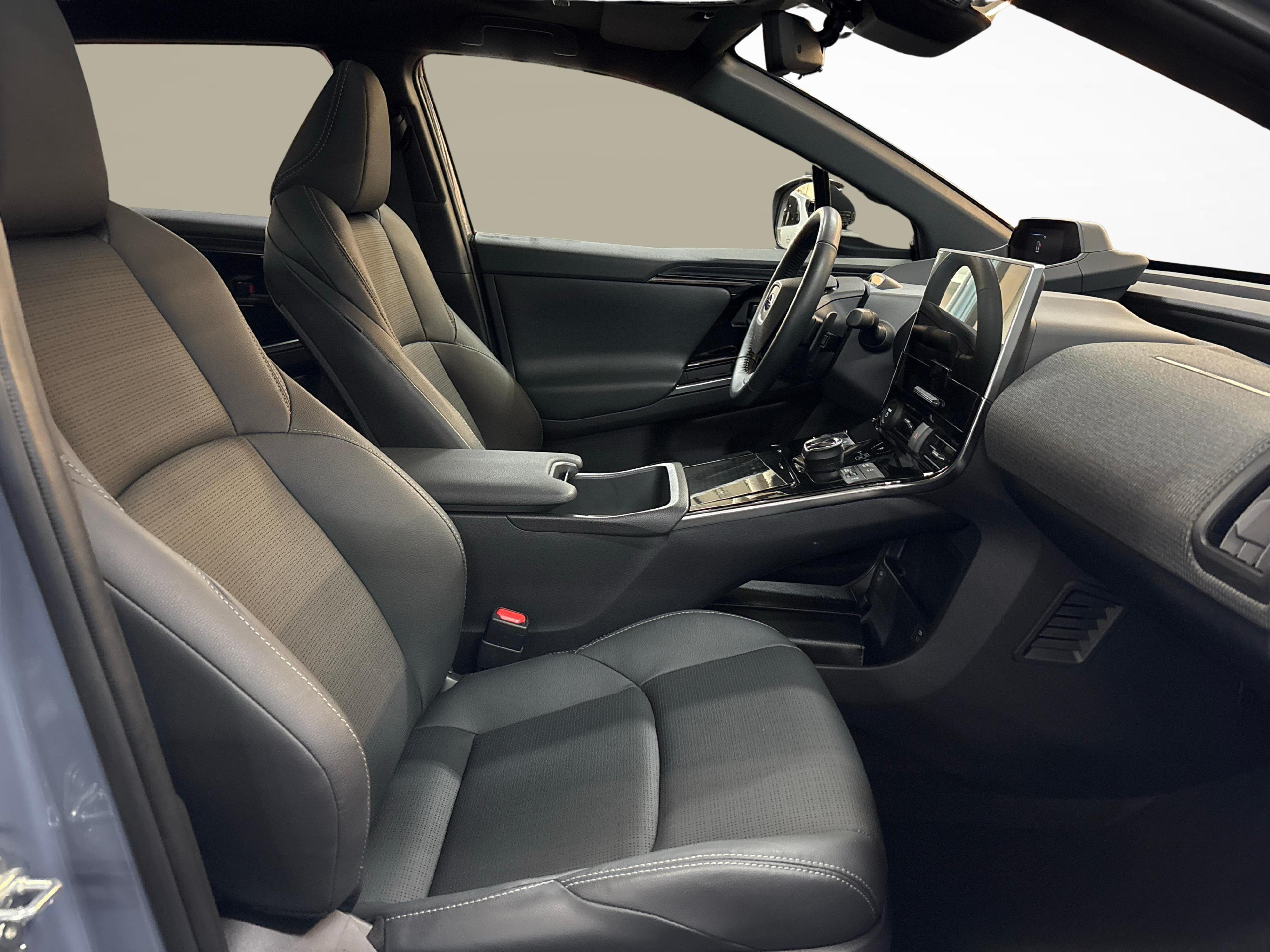 Subaru Solterra eV Luxury AWD_12
