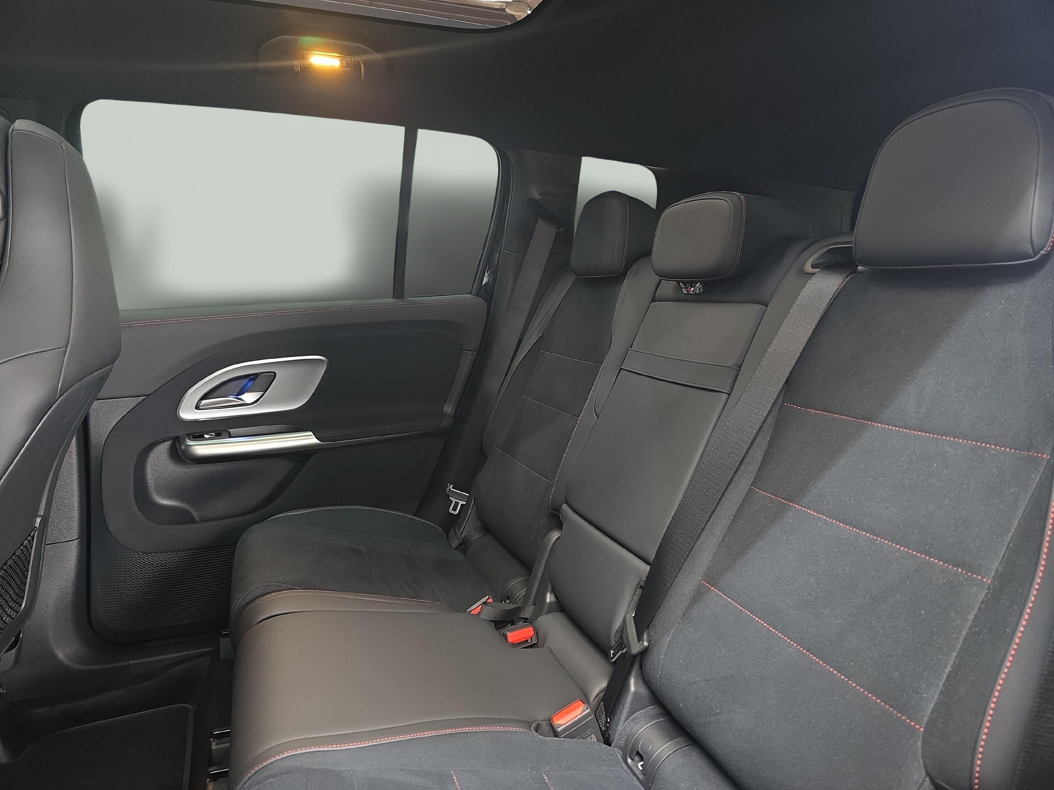 MERCEDES-BENZ GLB 220 4MATIC AMG Line_10