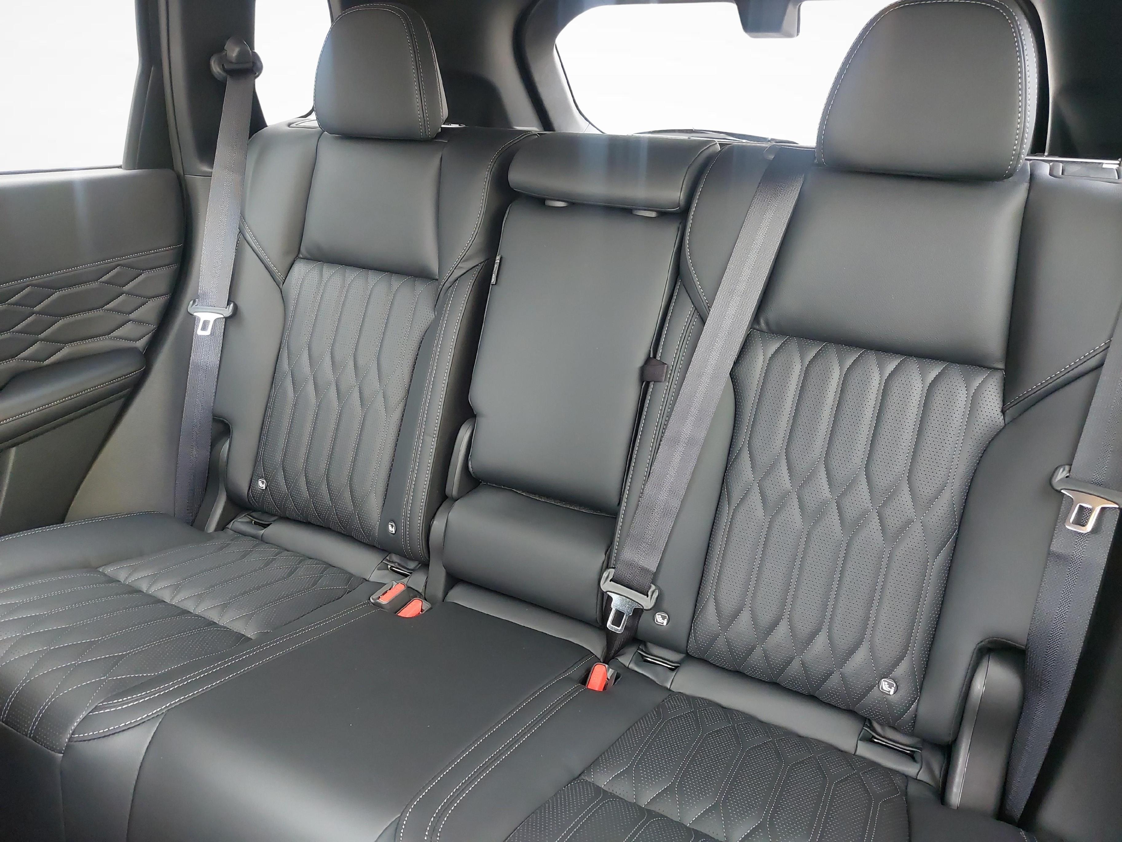 Mitsubishi Outlander 2.4 PHEV Instyle 4x4_11
