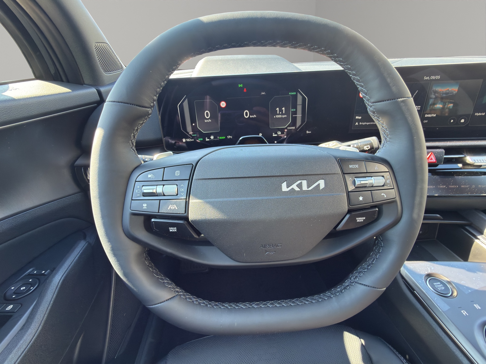 KIA Sportage 1.6 T-GDi Hybrid Black Edition_5
