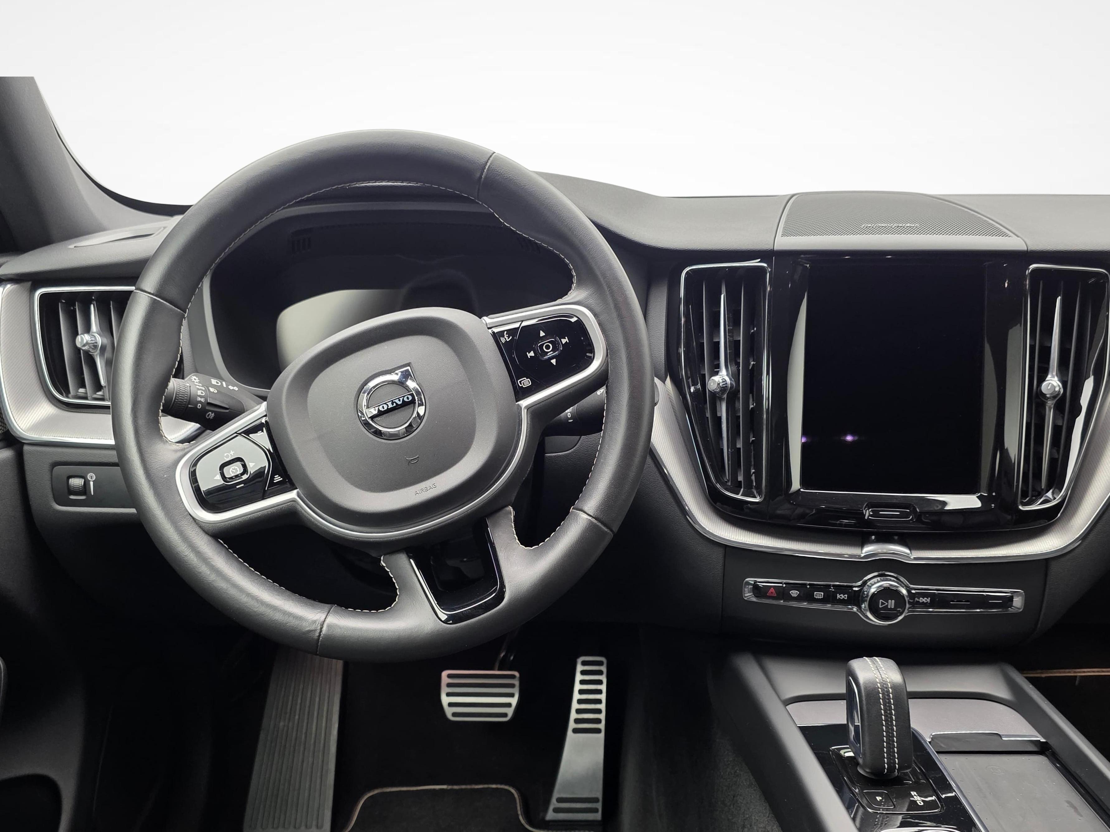 Volvo XC60 2.0 B5 MH R-Design AWD_9