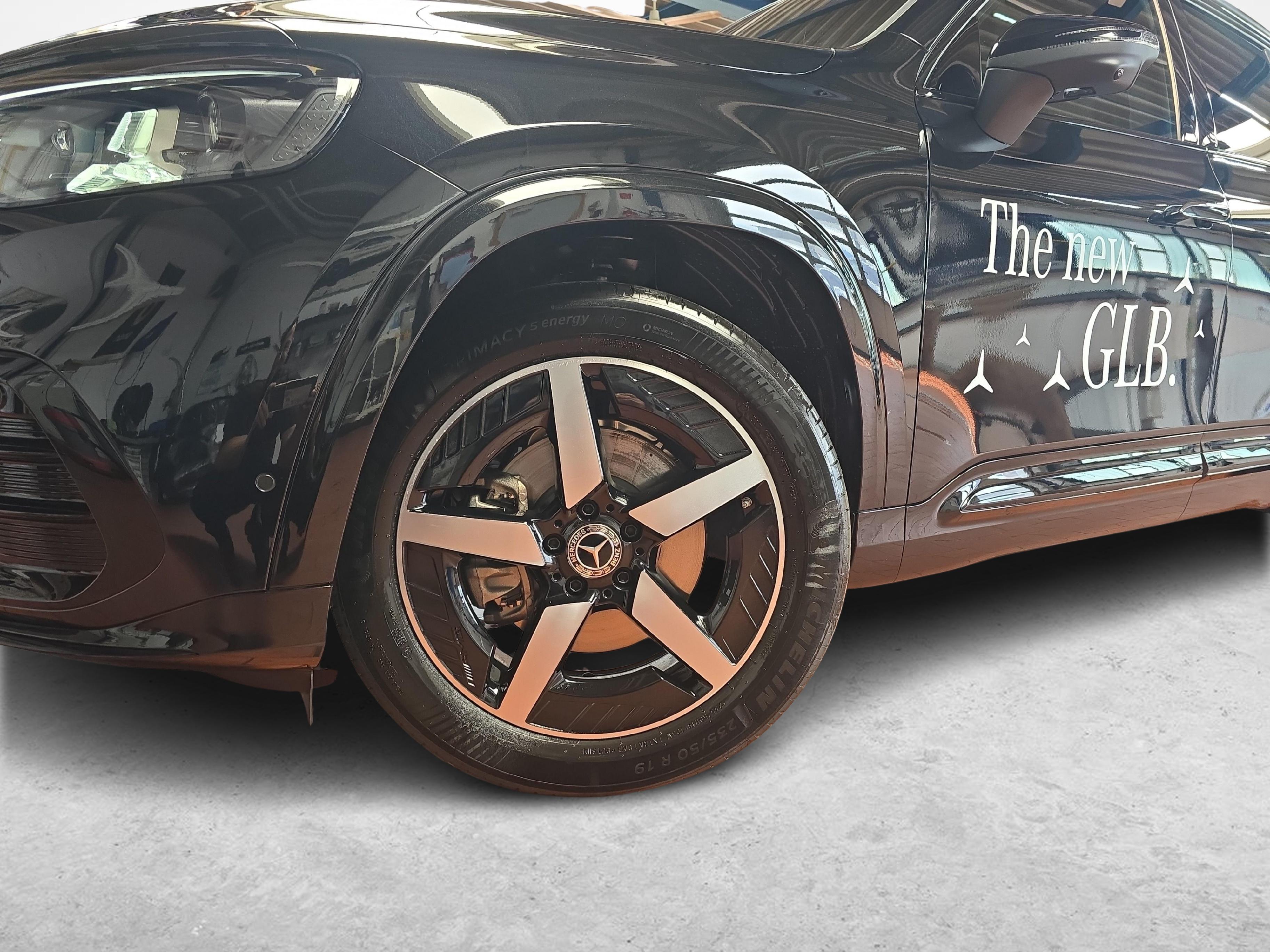 MERCEDES-BENZ GLB 220 4MATIC AMG Line_12