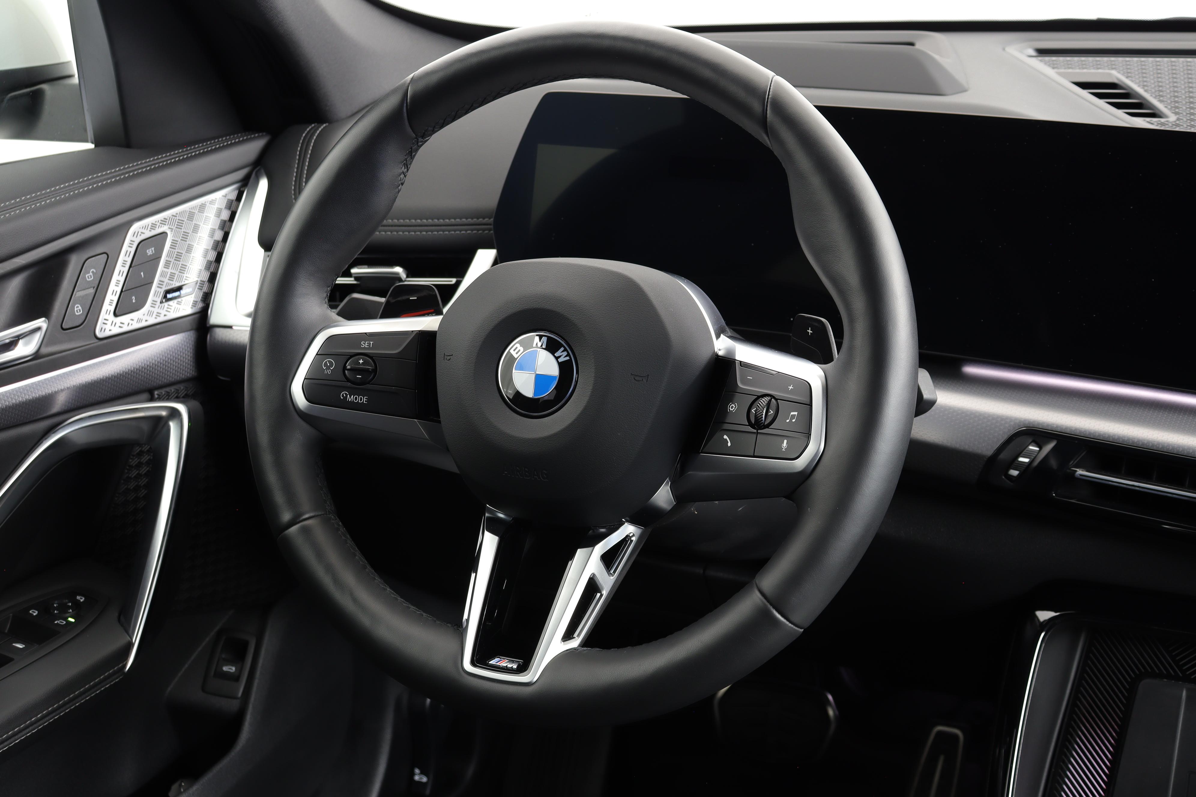 BMW X1 23i xDrive paddles_4