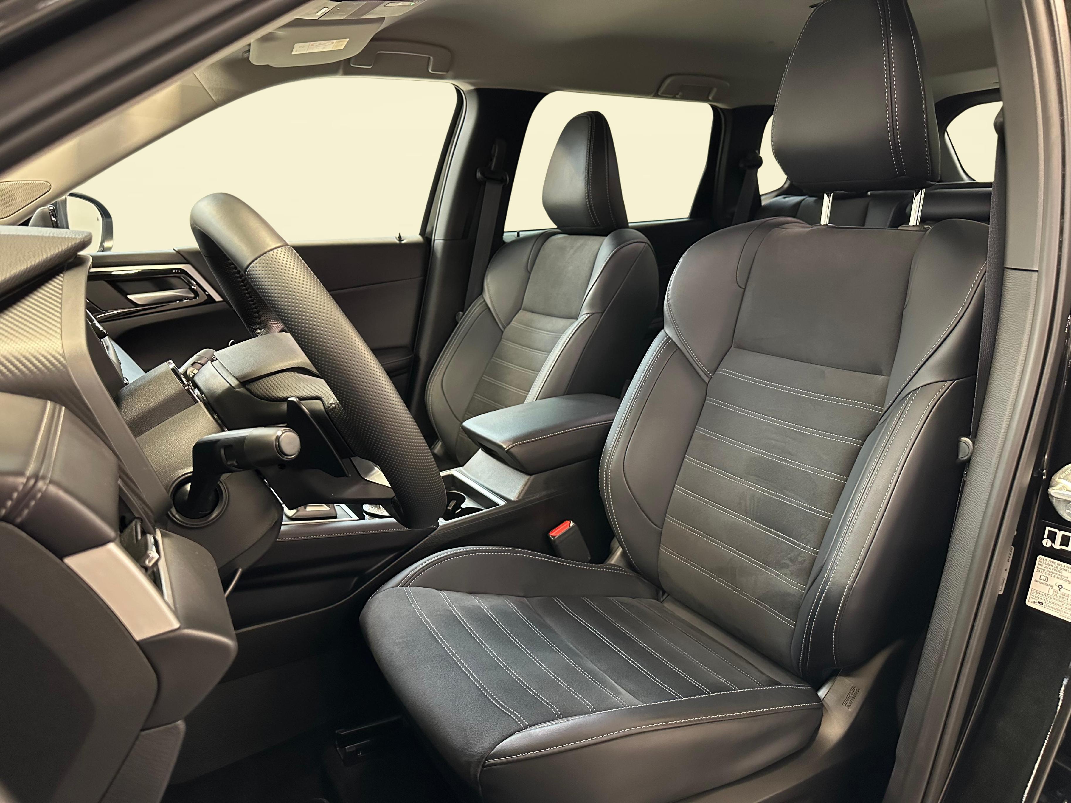 Mitsubishi Outlander 2.4 PHEV Intense 4x4_5