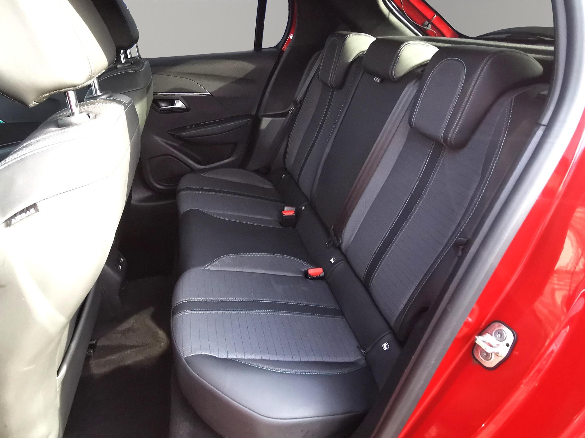 Peugeot 208 e-Allure Pack_10