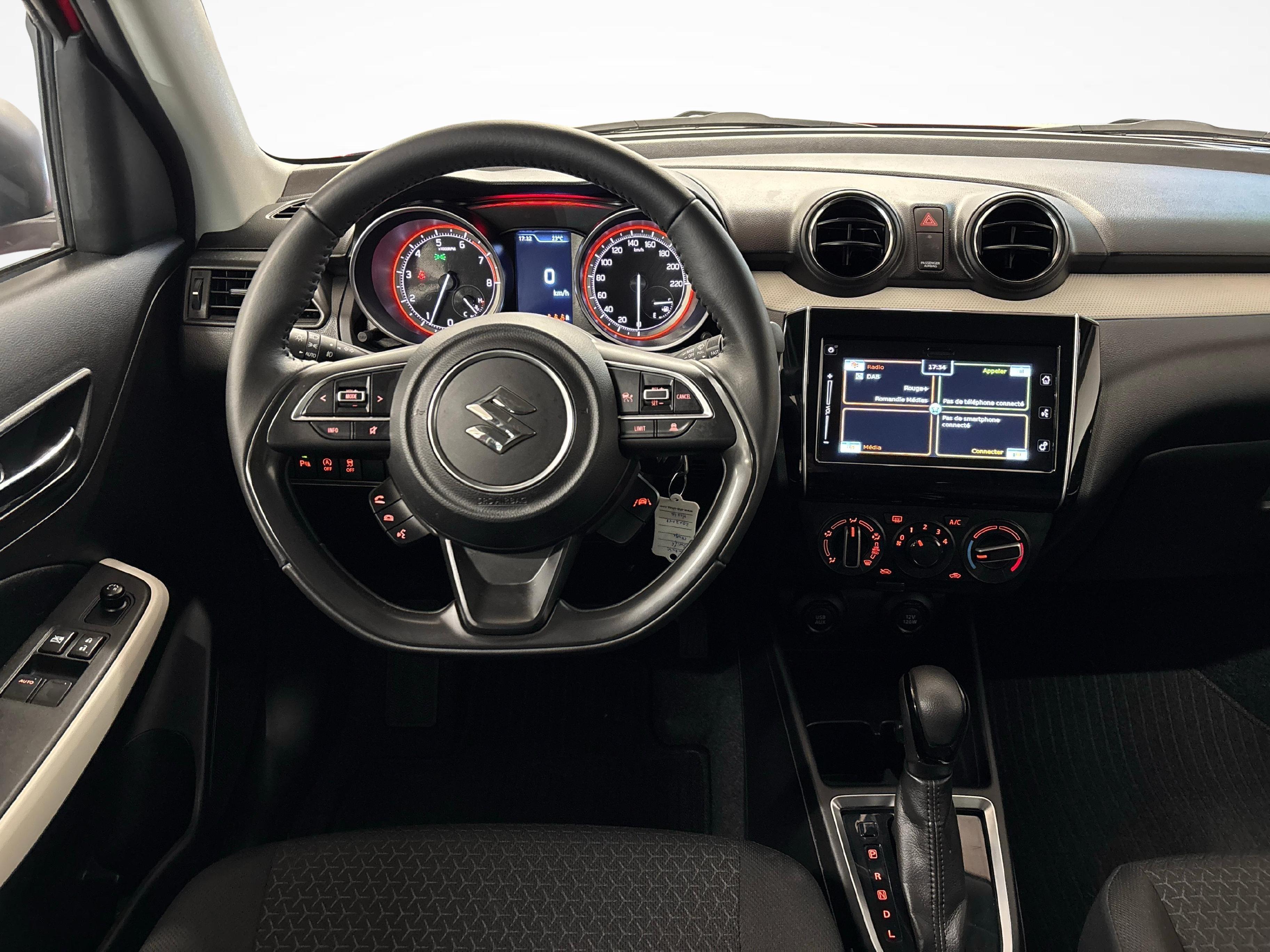 Suzuki Swift 1.2 Compact+ Hybrid_12