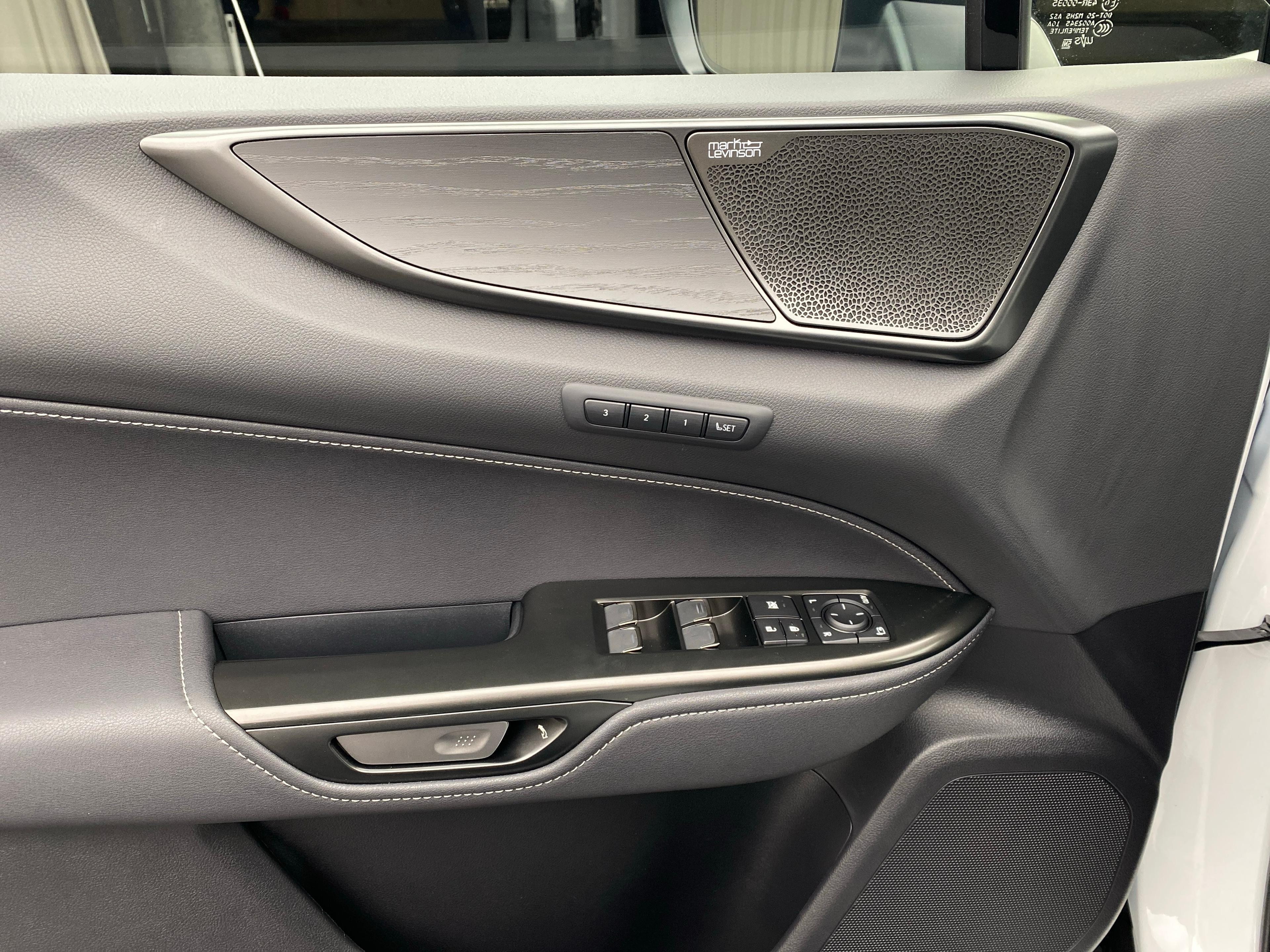 LEXUS NX 450h+ Excellence_17