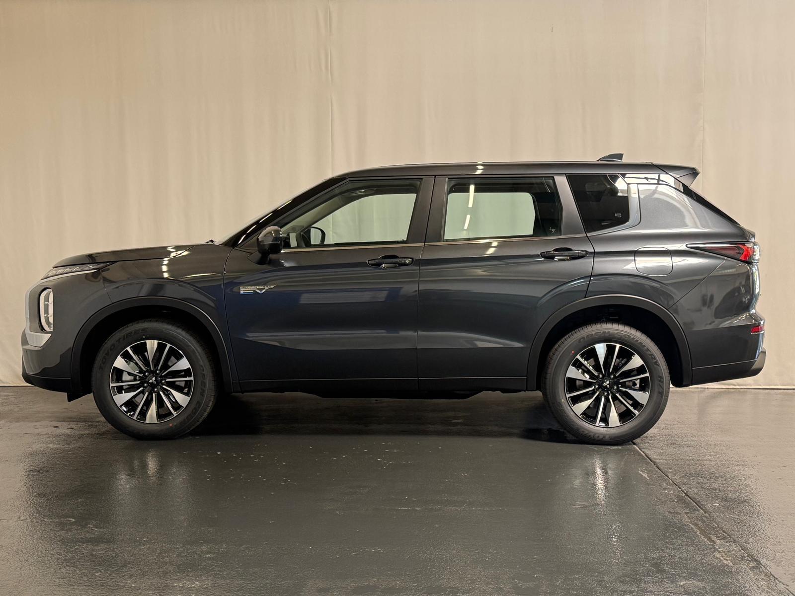 Mitsubishi Outlander 2.4 PHEV Inform 4x4_2