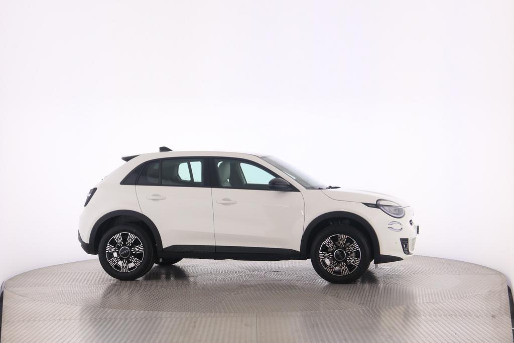 Fiat 600 1.2 Hybrid Icon Swiss Edition_13