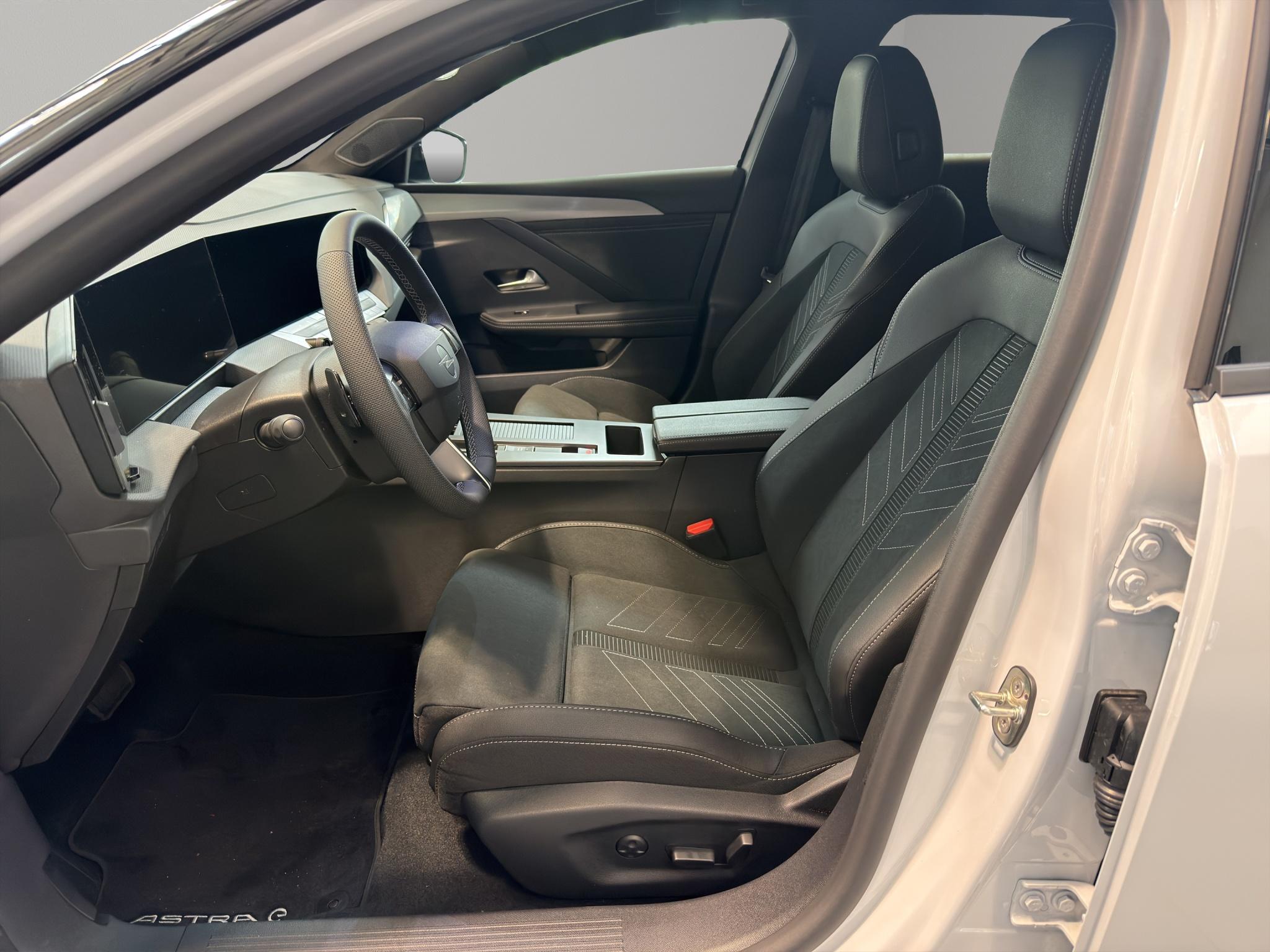 Opel Astra-e Sports Tourer Ultimate_2