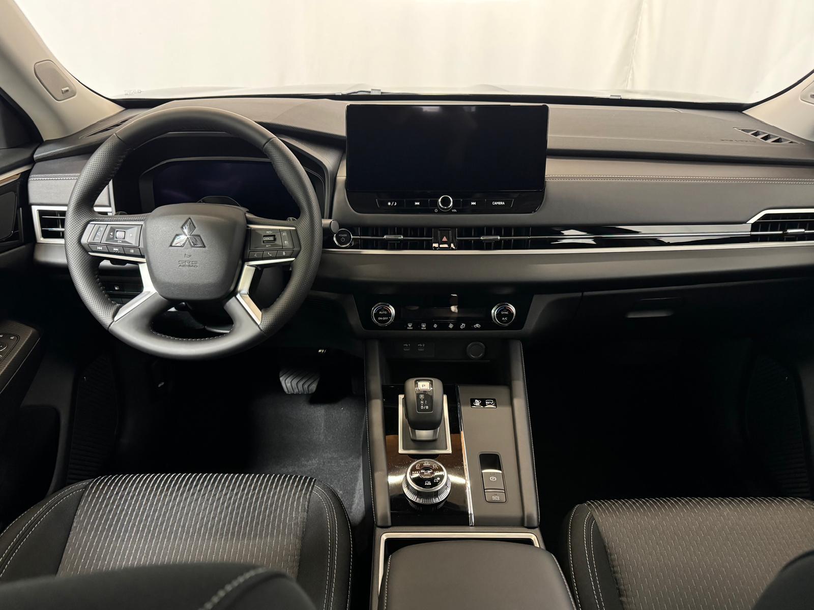 Mitsubishi Outlander 2.4 PHEV Inform 4x4_6
