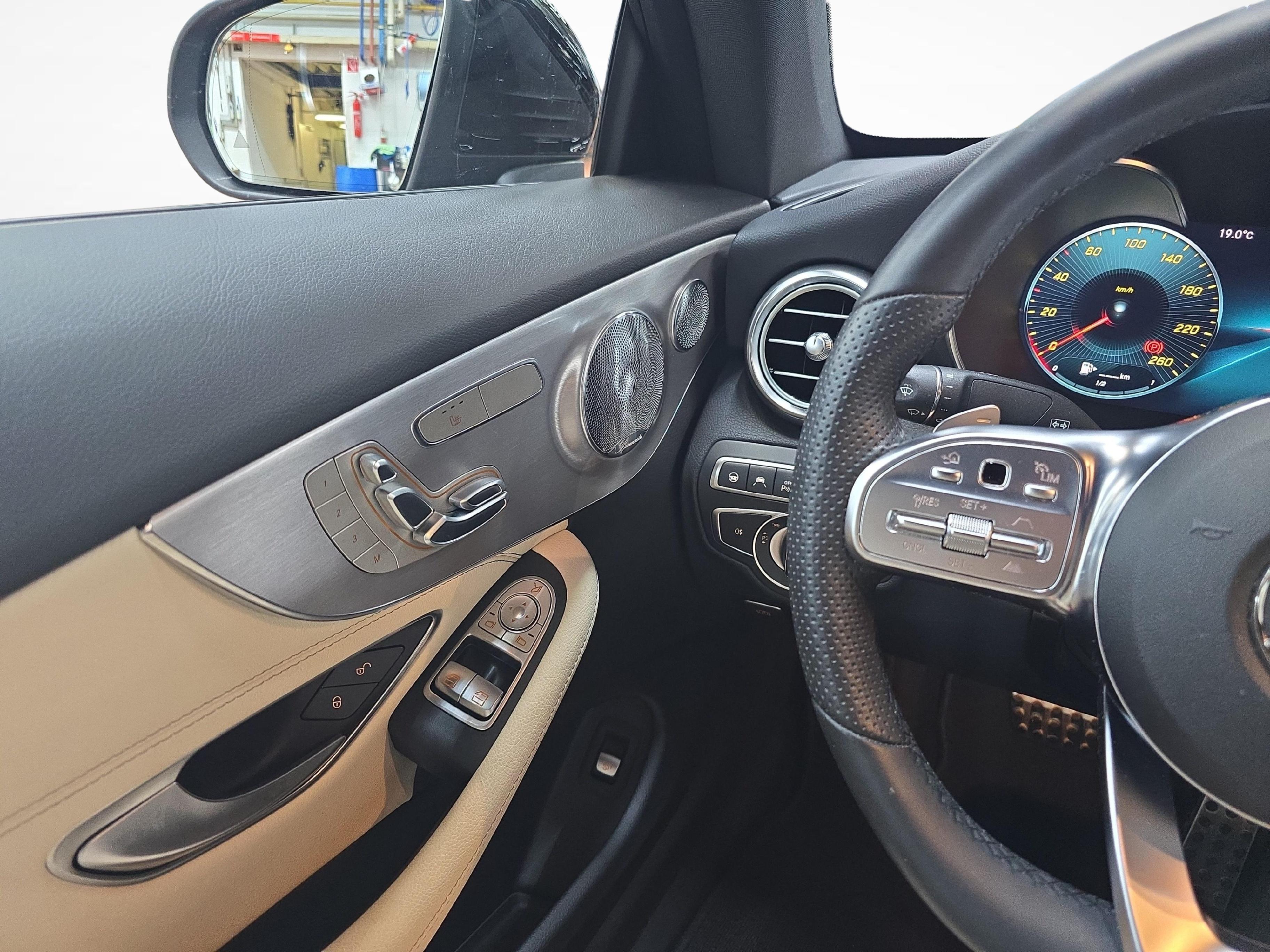 MERCEDES-BENZ C 400 4MATIC Coupé AMG Line_8