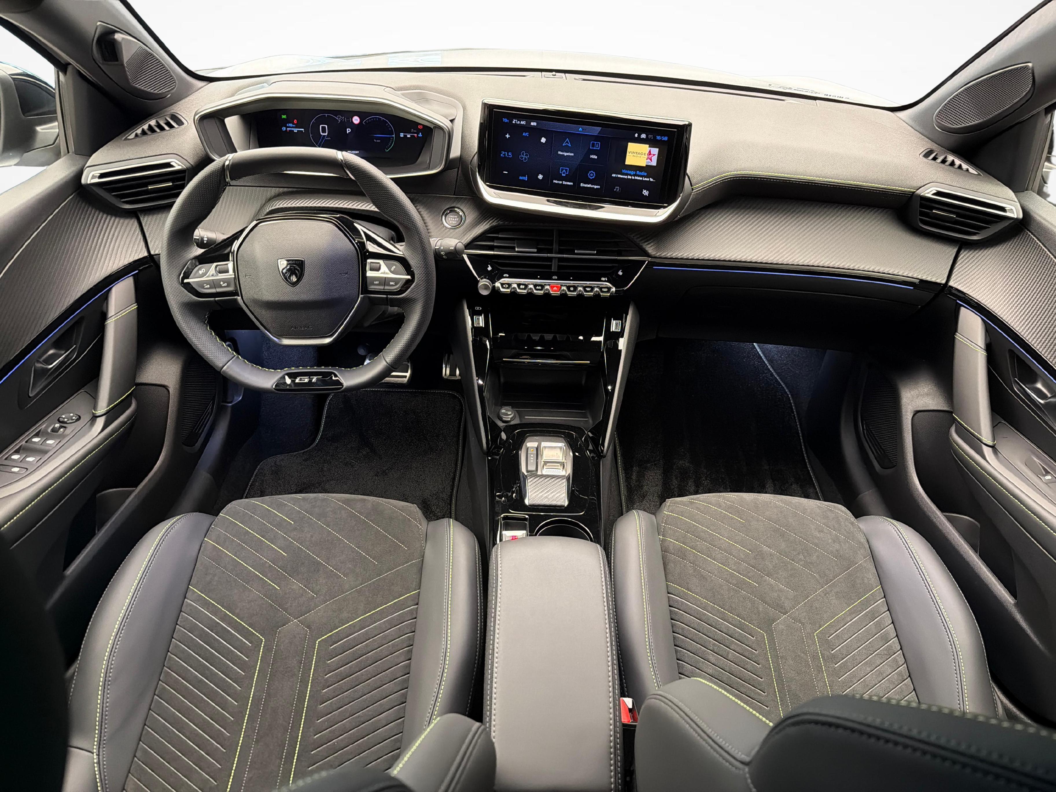 Peugeot 208 1.2 Hybrid 145 GT_9