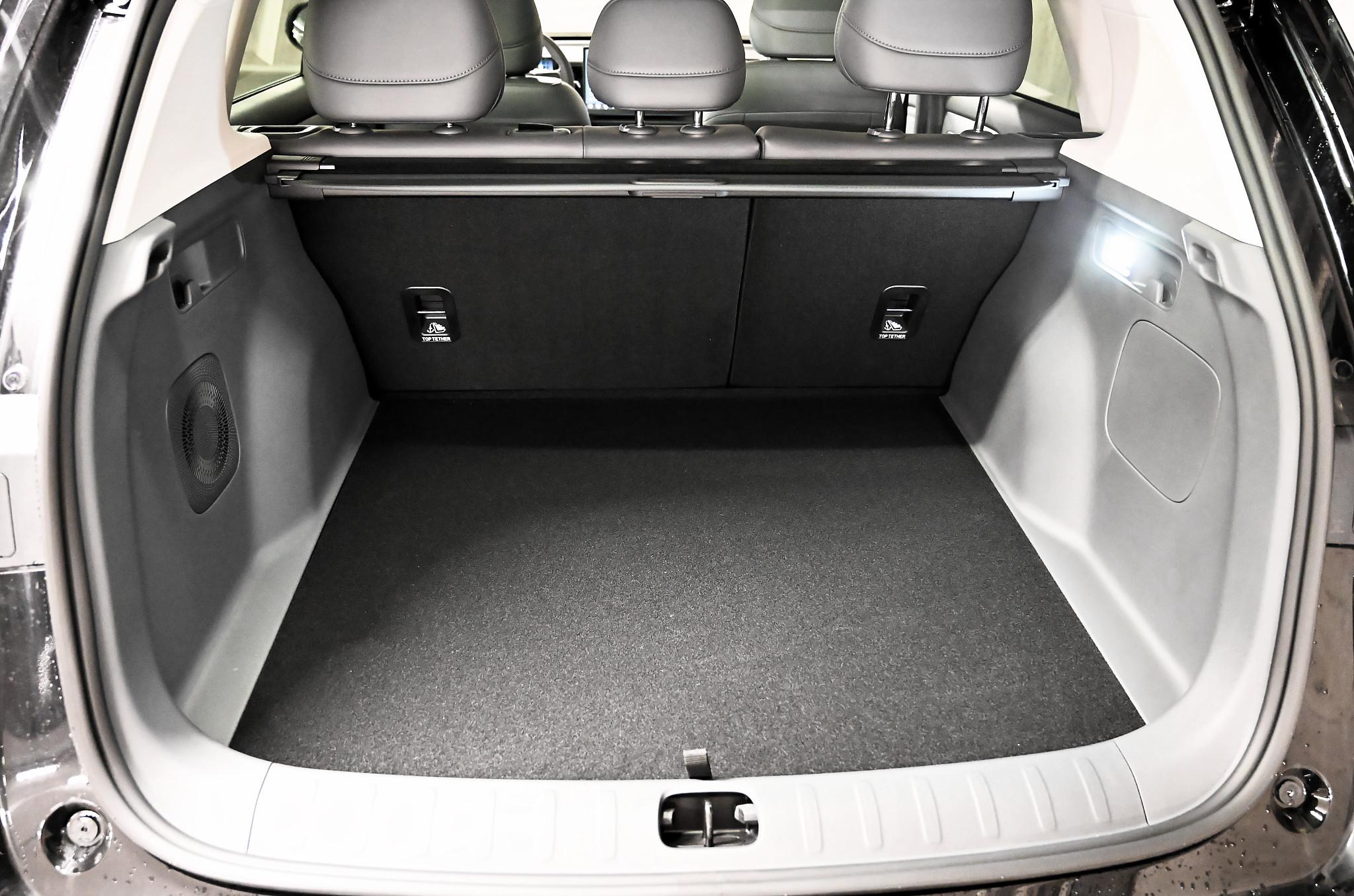 LEAPMOTOR B10 1.5 Hybrid EV_9