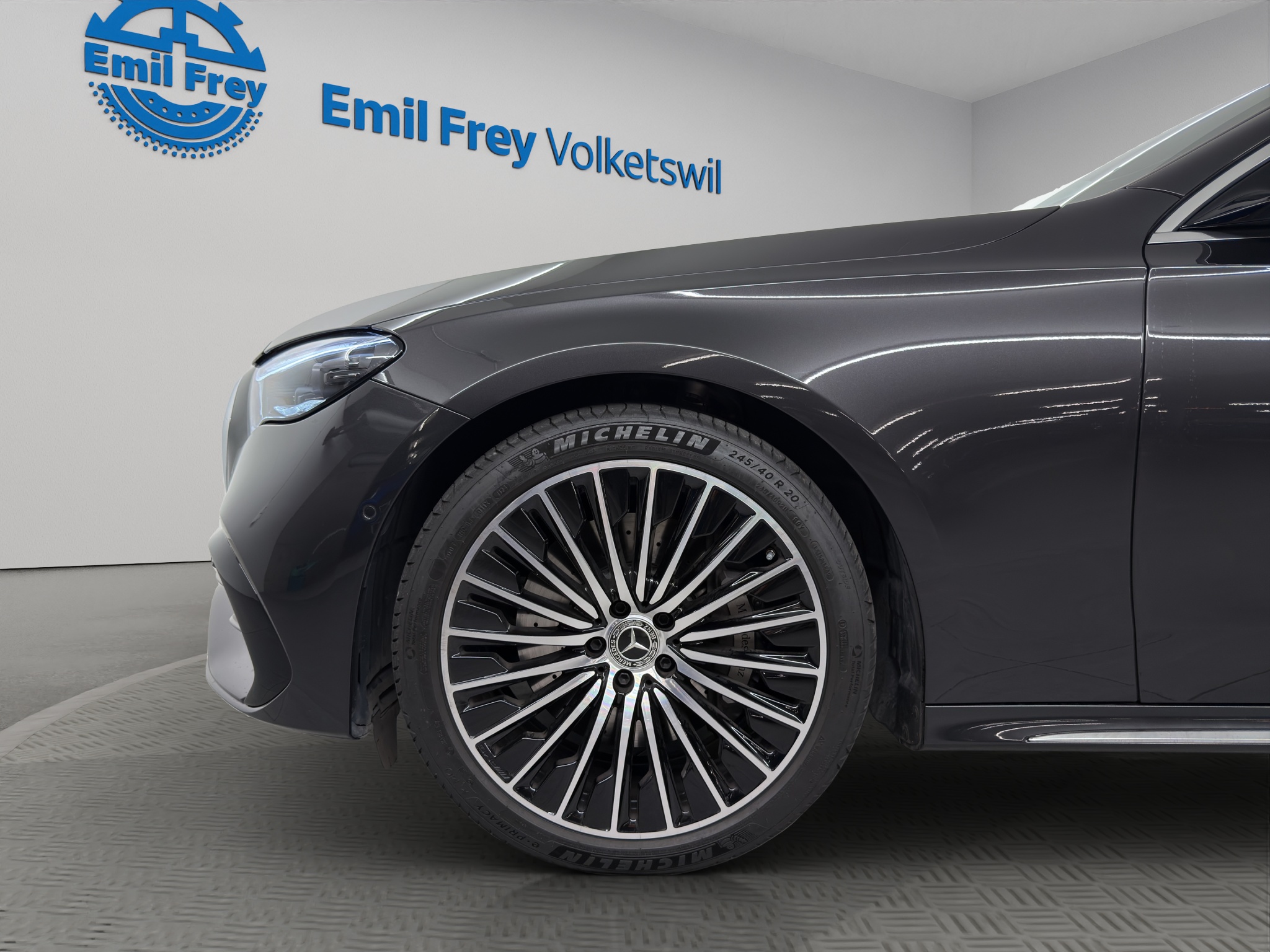 MERCEDES-BENZ E 220 d AMG Line 4matic_4